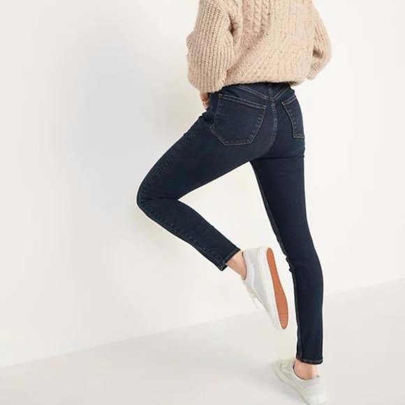 Old Navy Extra High-Waisted Rockstar 360° Stretch Super Skinny Jeans for Women - Picture 3 of 8